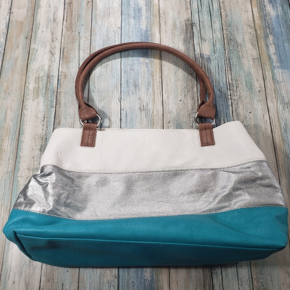 Payless Handbag!!! - Picture 2 of 12